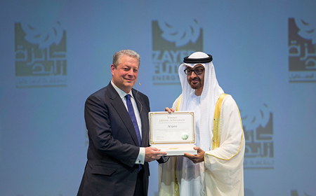 Al Gore Receives Lifetime Achievement Award at Zayed Future Energy Prize 2015